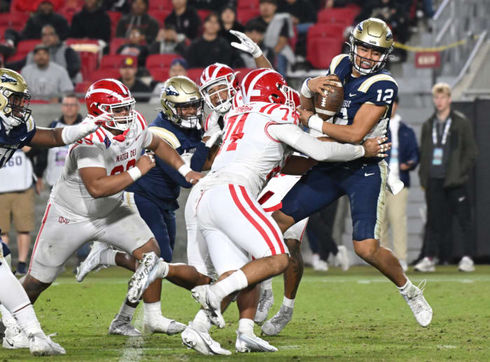Mater Dei vs St John Bosco CIF Southern Section D1 Final November 24, 2023 Photo-Heston Quan15